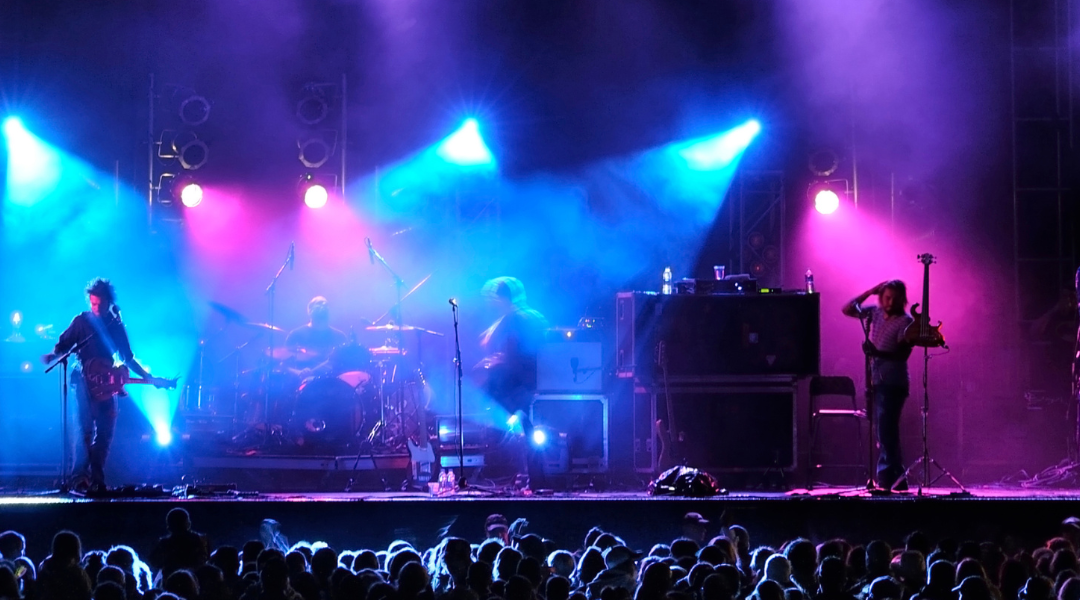 How Venues Adapt for Indoor and Outdoor Concert WiFi